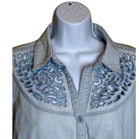 Roaman's Button Up Shirt Women 16W Chambray Denim Shirt Cut Outs Embroidery - Picture 4 of 5